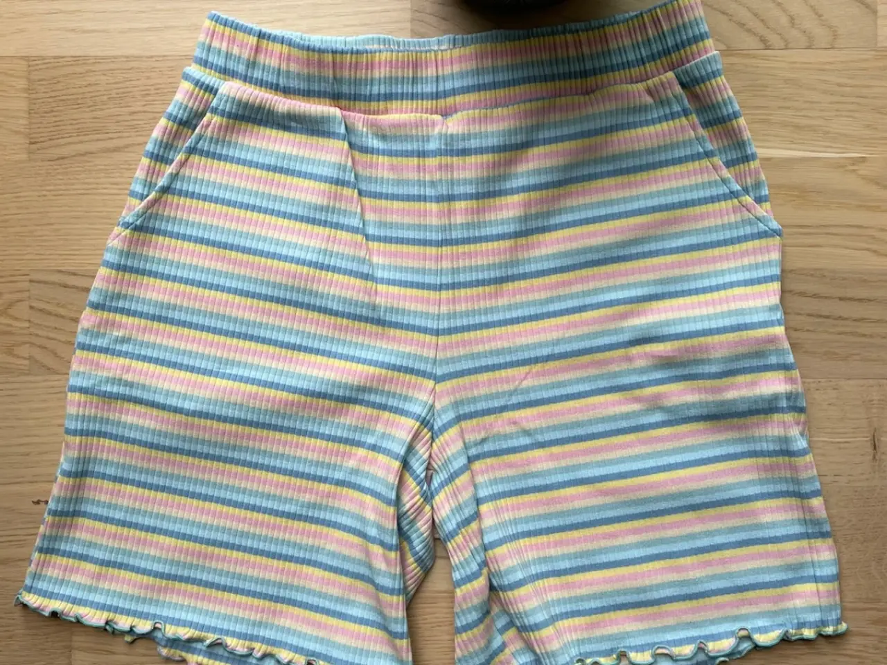 Billede 1 - Liberté shorts striber