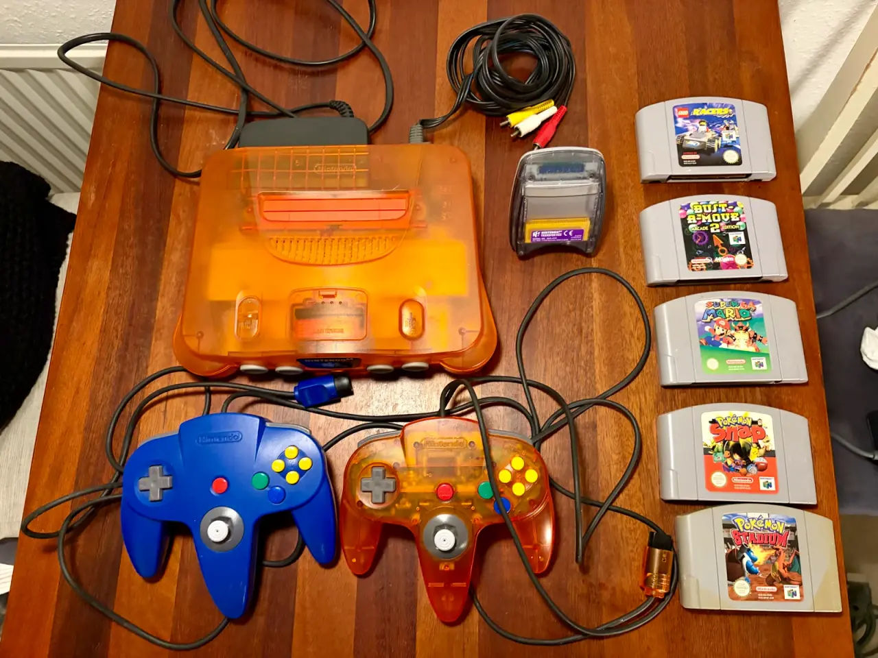 Billede 1 - Fire orange Nintendo 64 + spil og ekstra