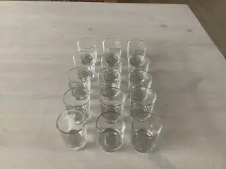 15 små retro snapseglas fra 1970er.