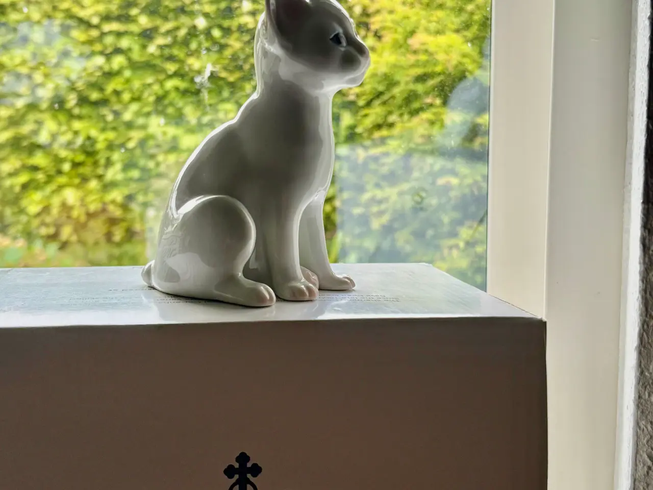 Billede 4 - ✨ Bing & Grøndahl porcelæns killing – hvid kat mod