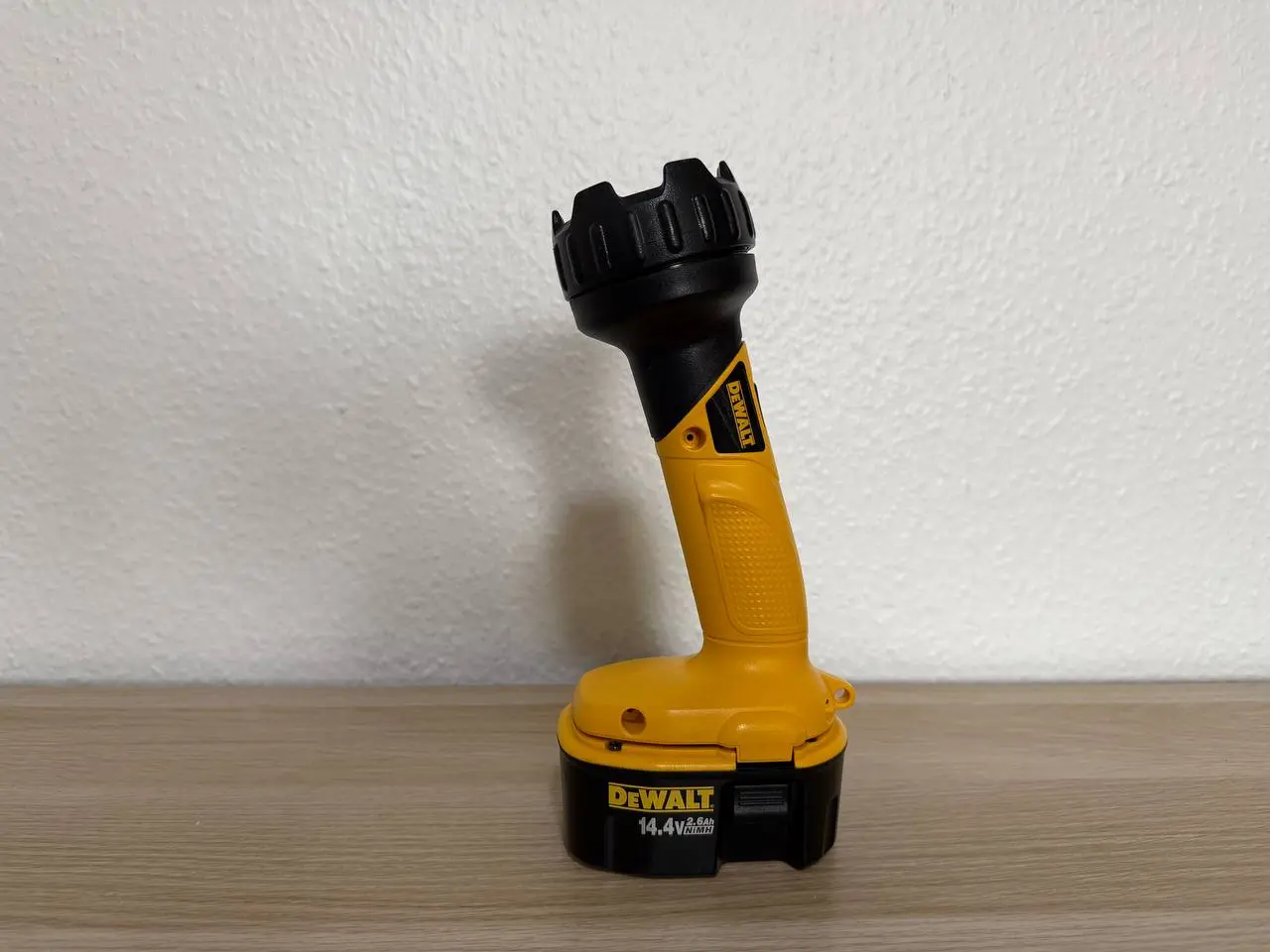 Billede 2 - DeWalt lygte DW906 med batteri