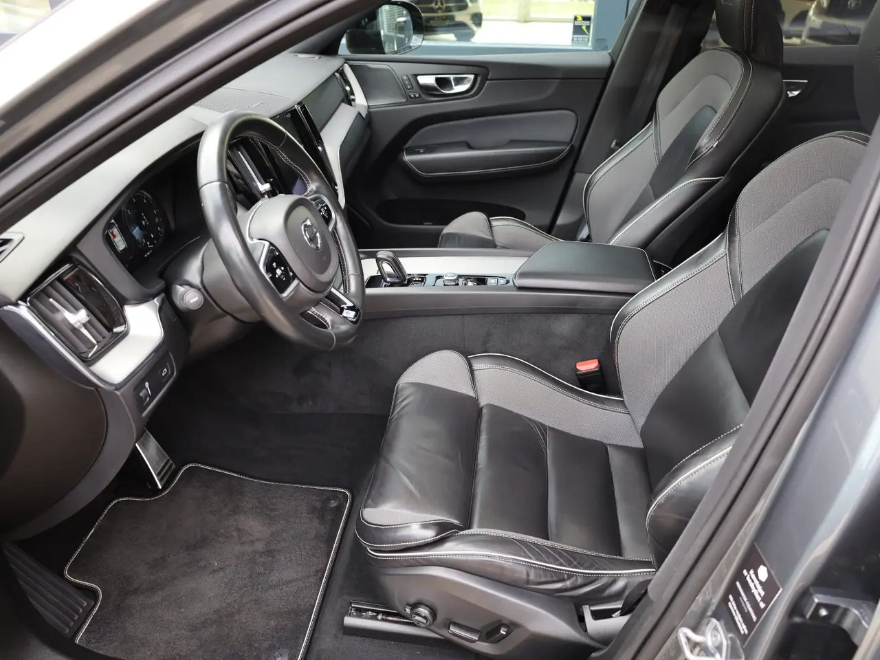 Billede 2 - Volvo XC60 2,0 B5 235 R-Design aut. AWD