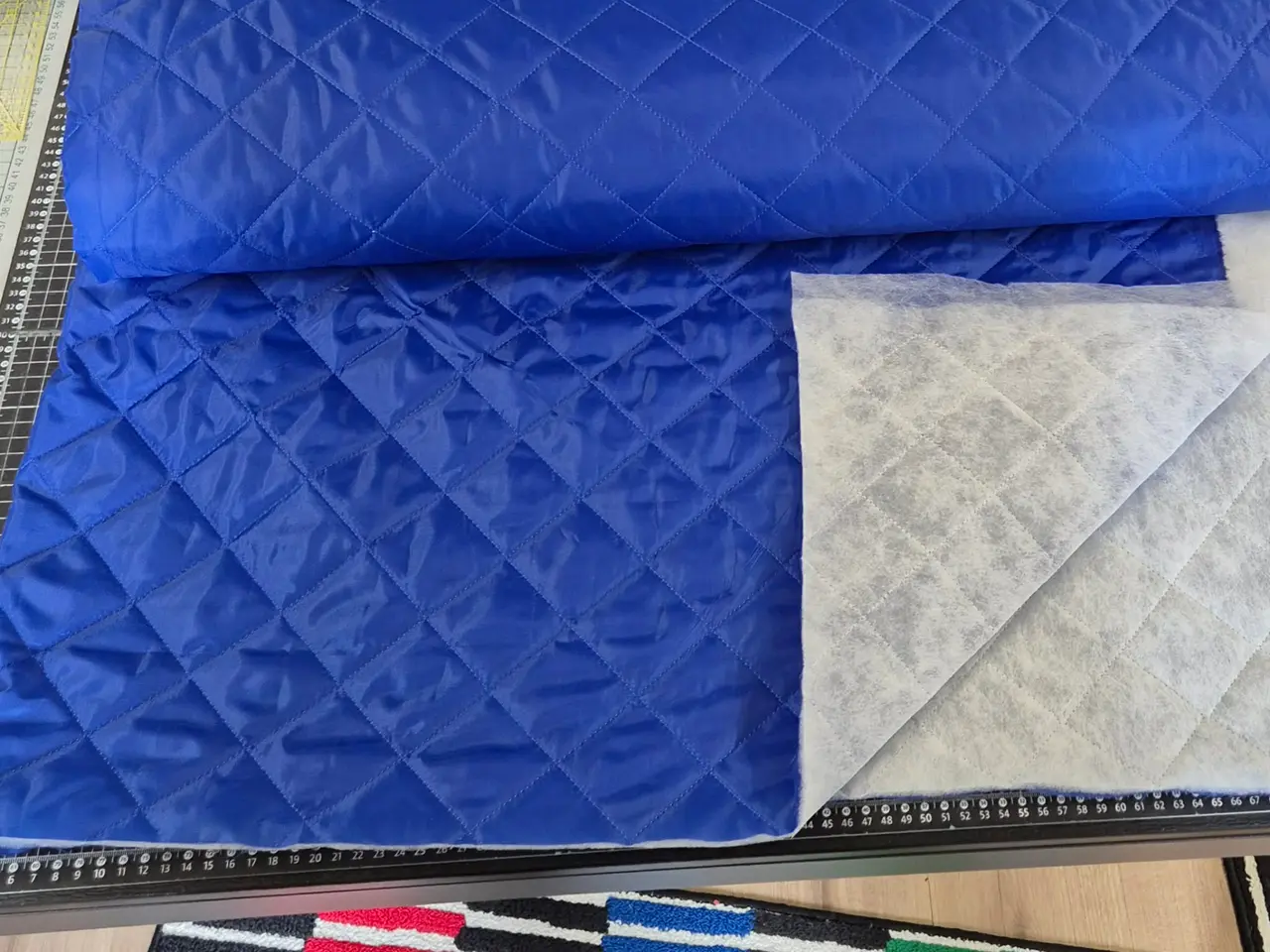 Billede 1 - 1 m, Termo Quilt. Koboltblå, med foer punktsvejst.