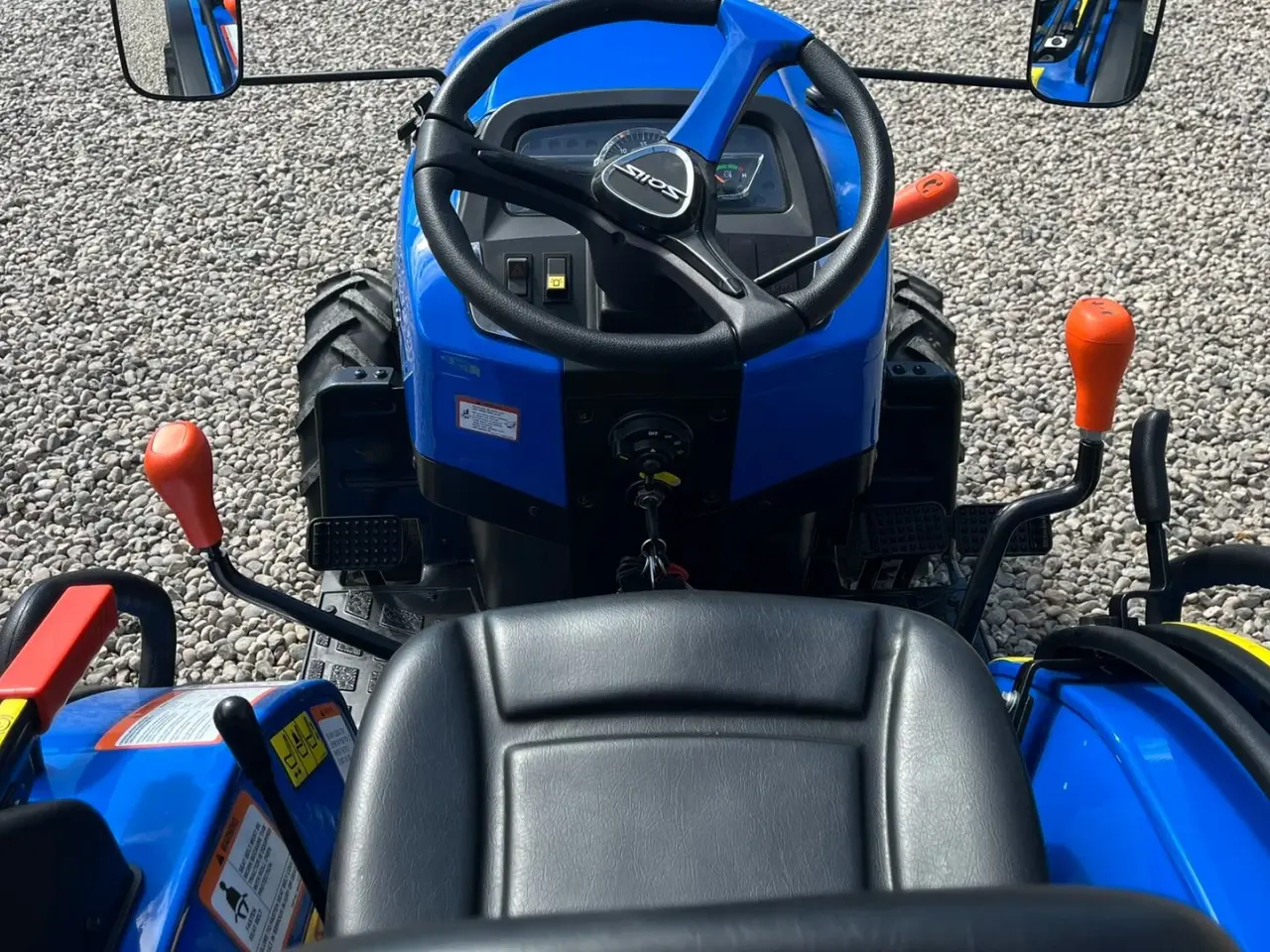 Billede 3 - Solis S26 6+2 Gearmaskine med Servostyring og brede traktorhjul