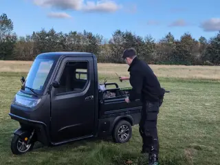 Kabinescooter BACH Pick-up sort lille knallert
