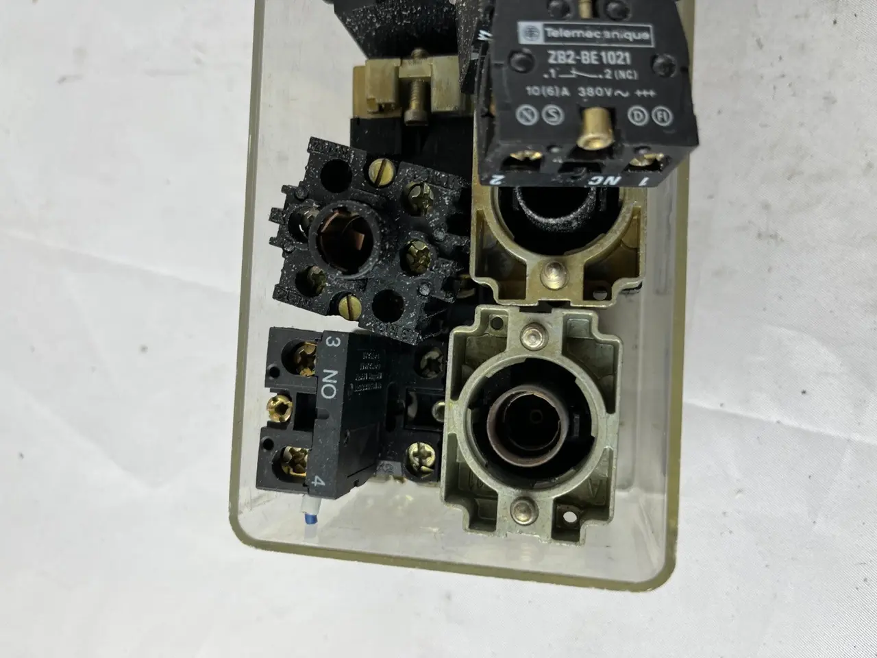 Billede 3 - Telemecanique ZB2 Pilot Light Bodies & Contact 22