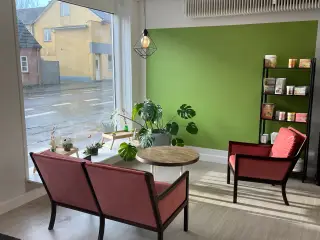 Flot erhvervslokale med god synlighed i Karise