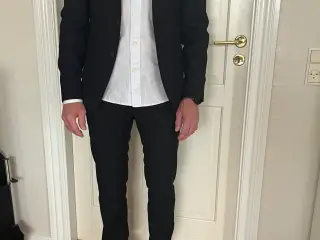Rigtig pænt sort jakkesæt
