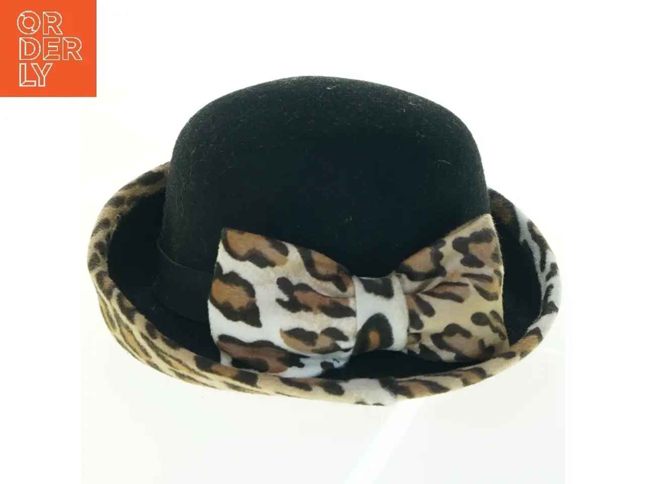 Billede 1 - Hat med leopardprintet bånd(str. 21x24x13 cm)