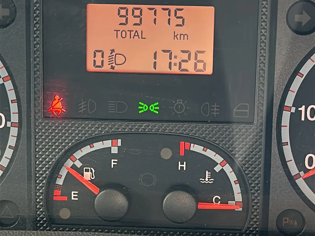 Billede 5 - Velholdt autocamper med 99.775 km, fransk seng, sæ
