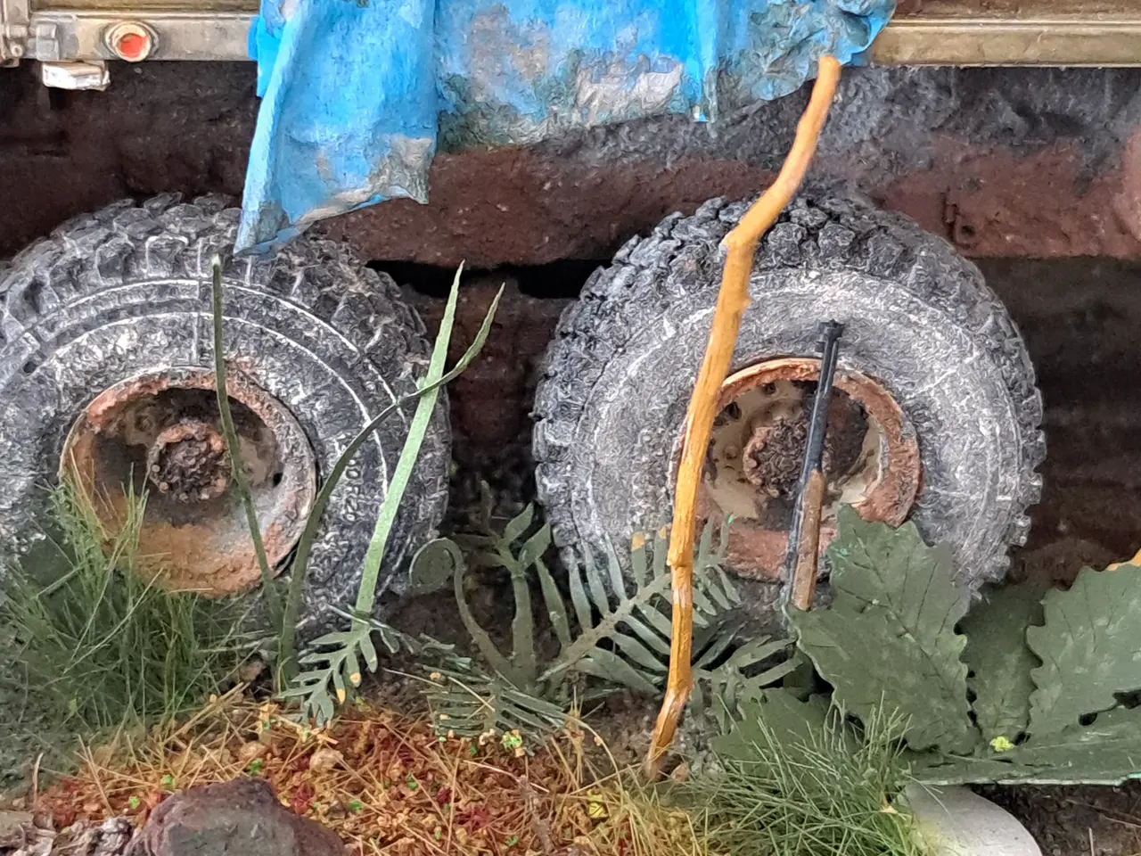 Billede 2 - Postapokalyptisk diorama – håndbygget unikamodel