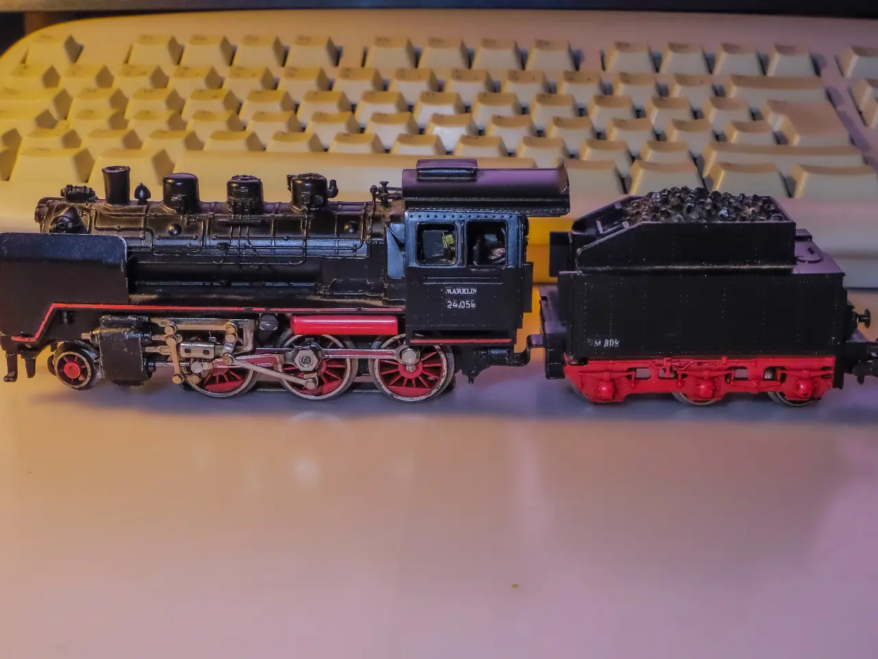 Billede 1 - Märklin lokomotiv 24058