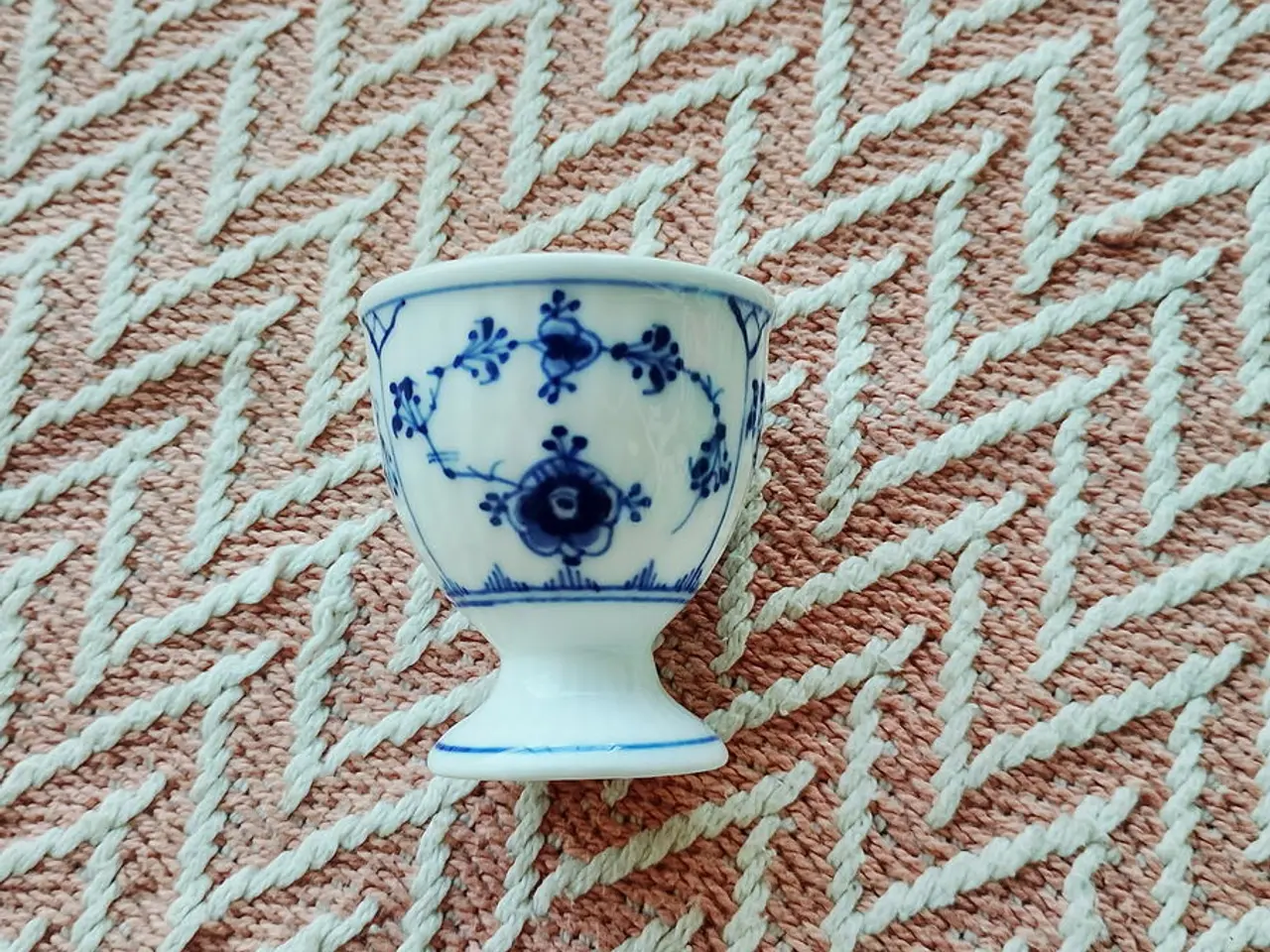 Billede 2 - Royal Copenhagen Musselmalet æggebæger 1/115