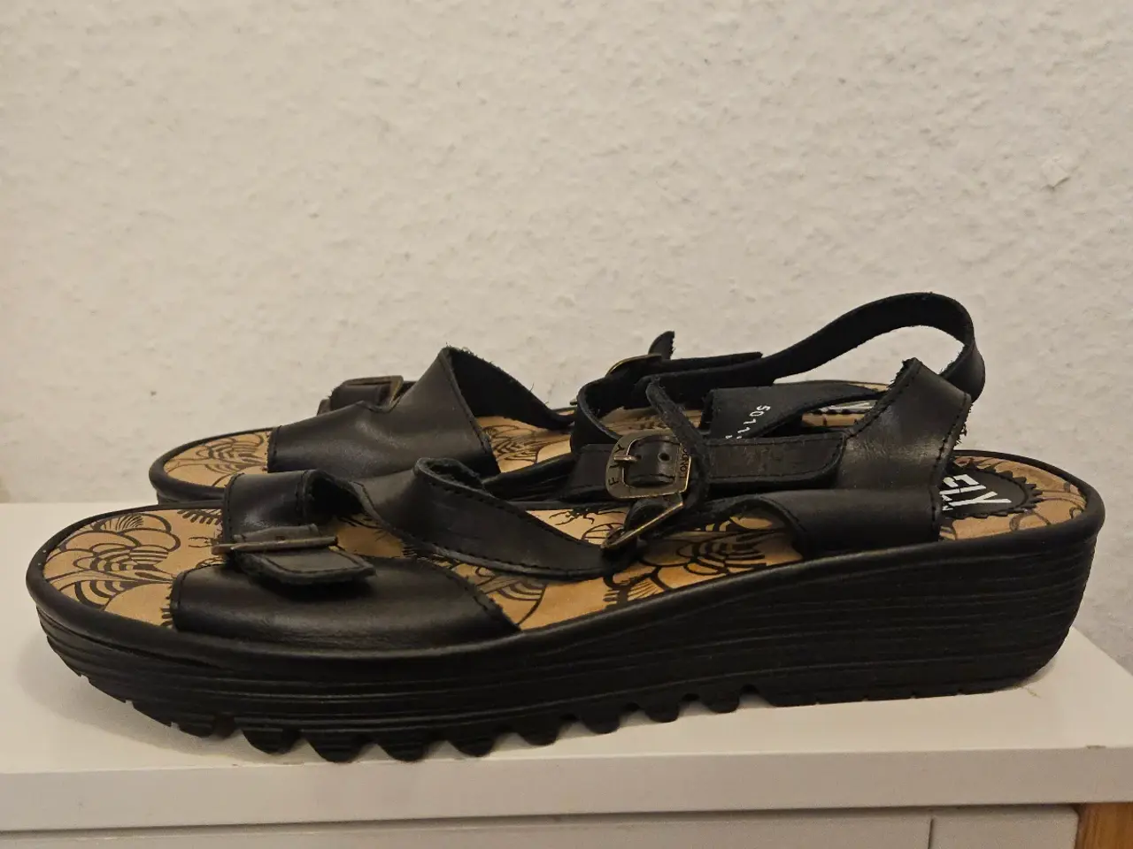 Billede 1 - Fly London sandaler str 42