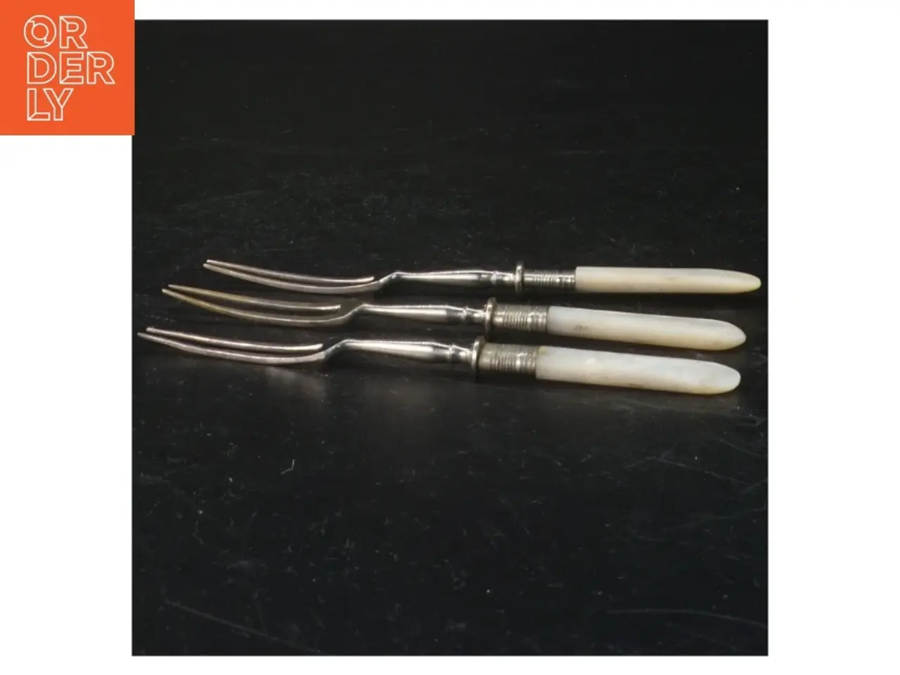Billede 1 - Vintage pålægs gafler med perlemorhåndtag (str. 16 cm)