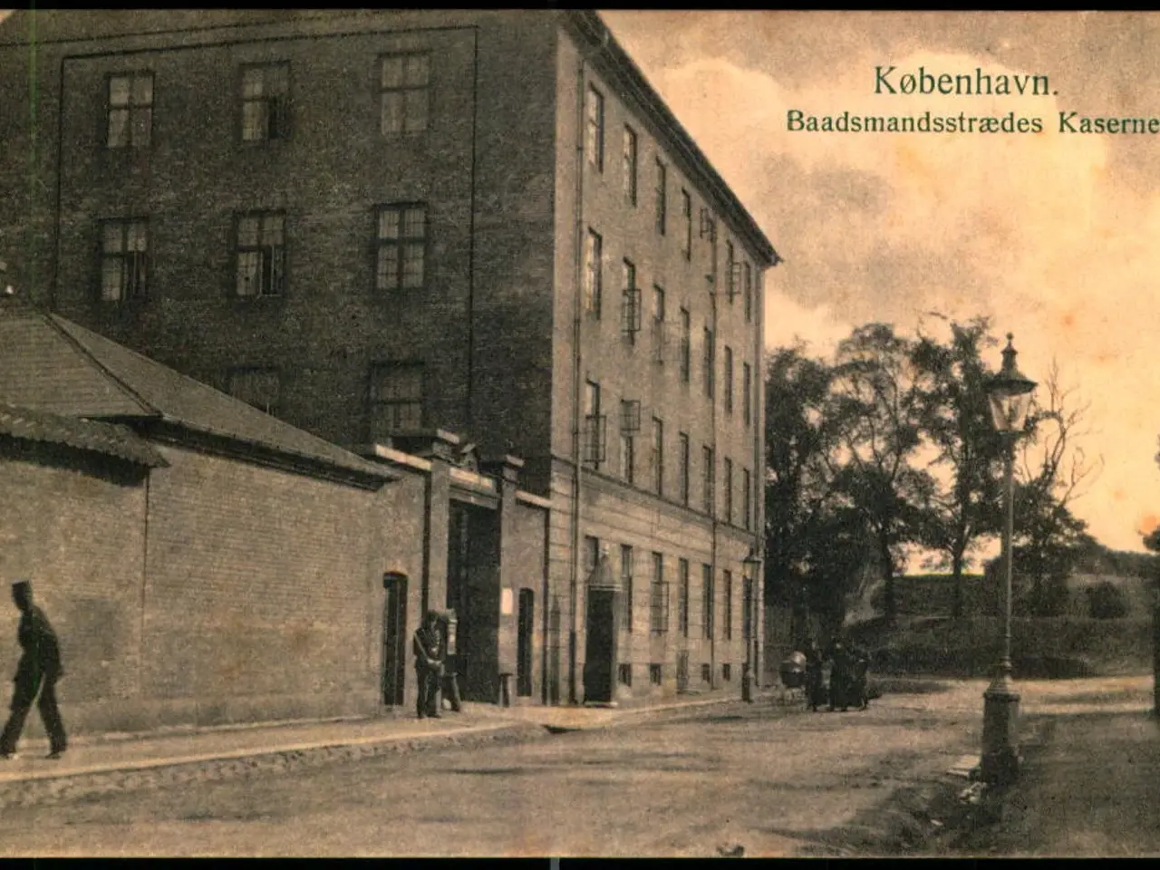 Billede 1 - København - Baadmandsstrædes Kaserne - Peter Alstrup 9226 - Brugt - Har været klæbet op !