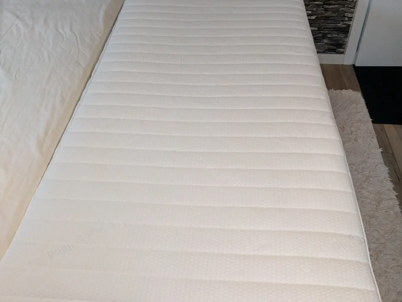 Billede 7 - Kvalitetsseng m/opbevaring inkl. topmadras (210cm)