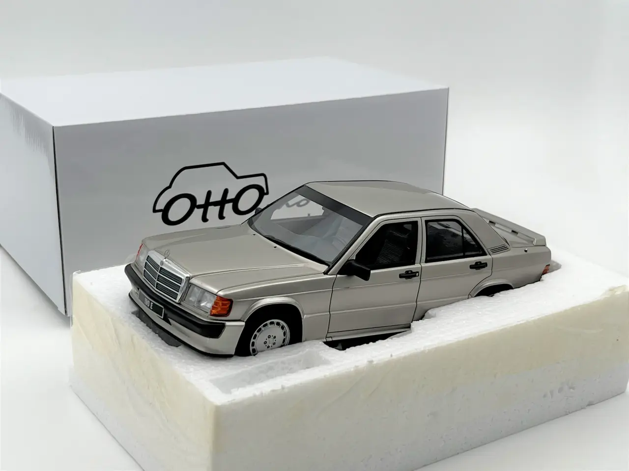 Billede 1 - 1988 Mercedes 190E 2,5 16v Limited Edition 1:18