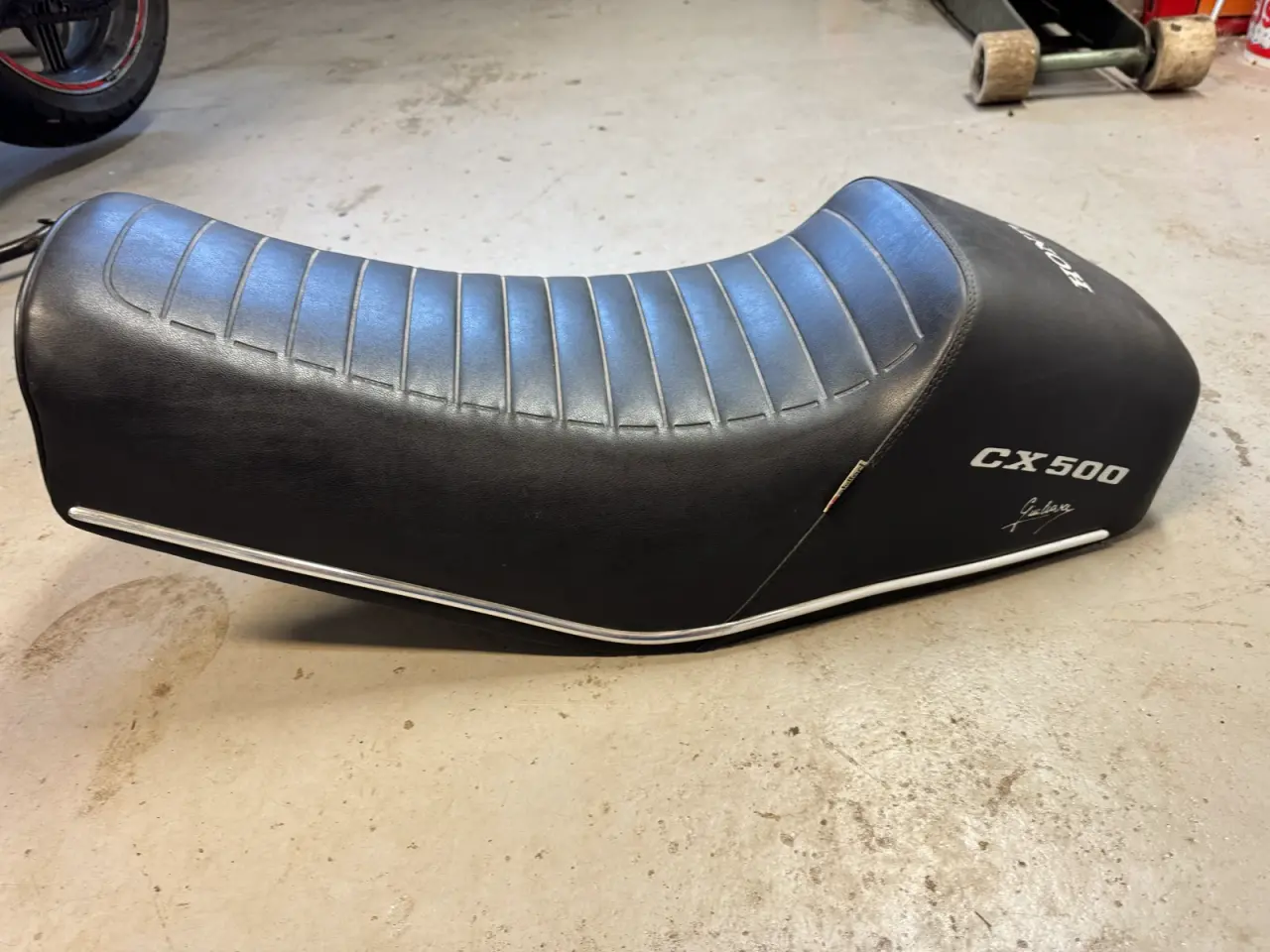 Billede 2 - Honda CX500 Giuliari Sæde FEJLFRI