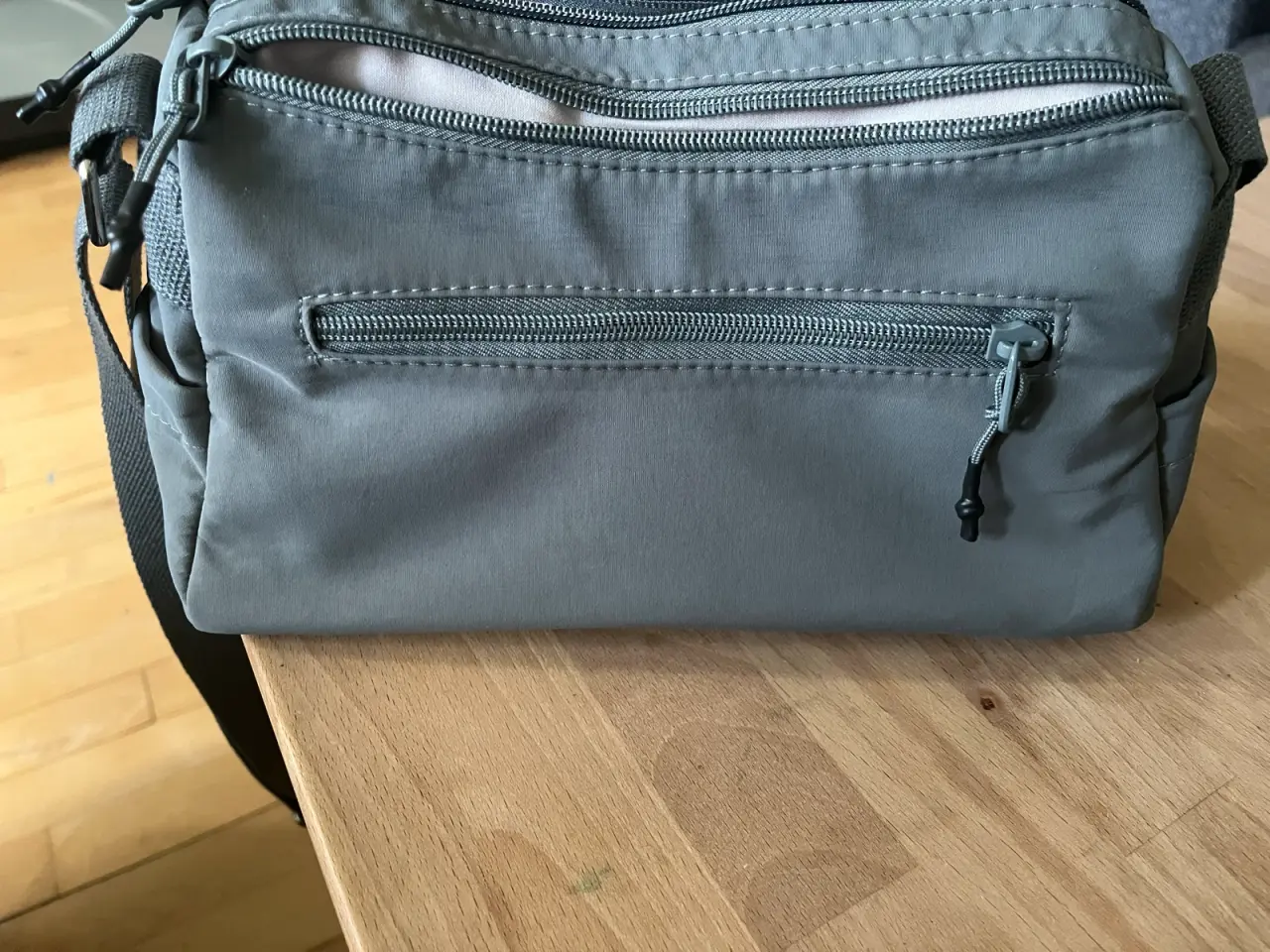 Billede 4 - Lille grå cross body taske