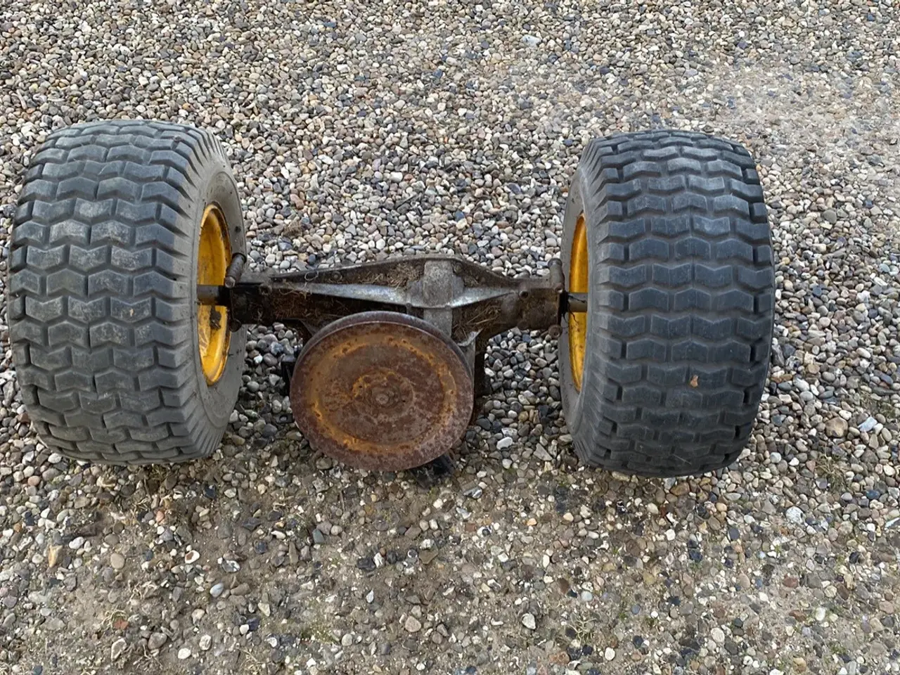 Billede 1 - Have traktor baghjul med gearkassen plus forhjul