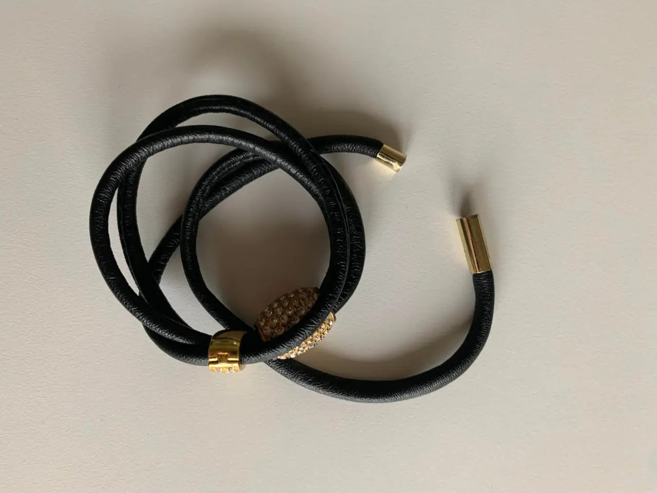Billede 7 - Armbånd med 2 vedhæng