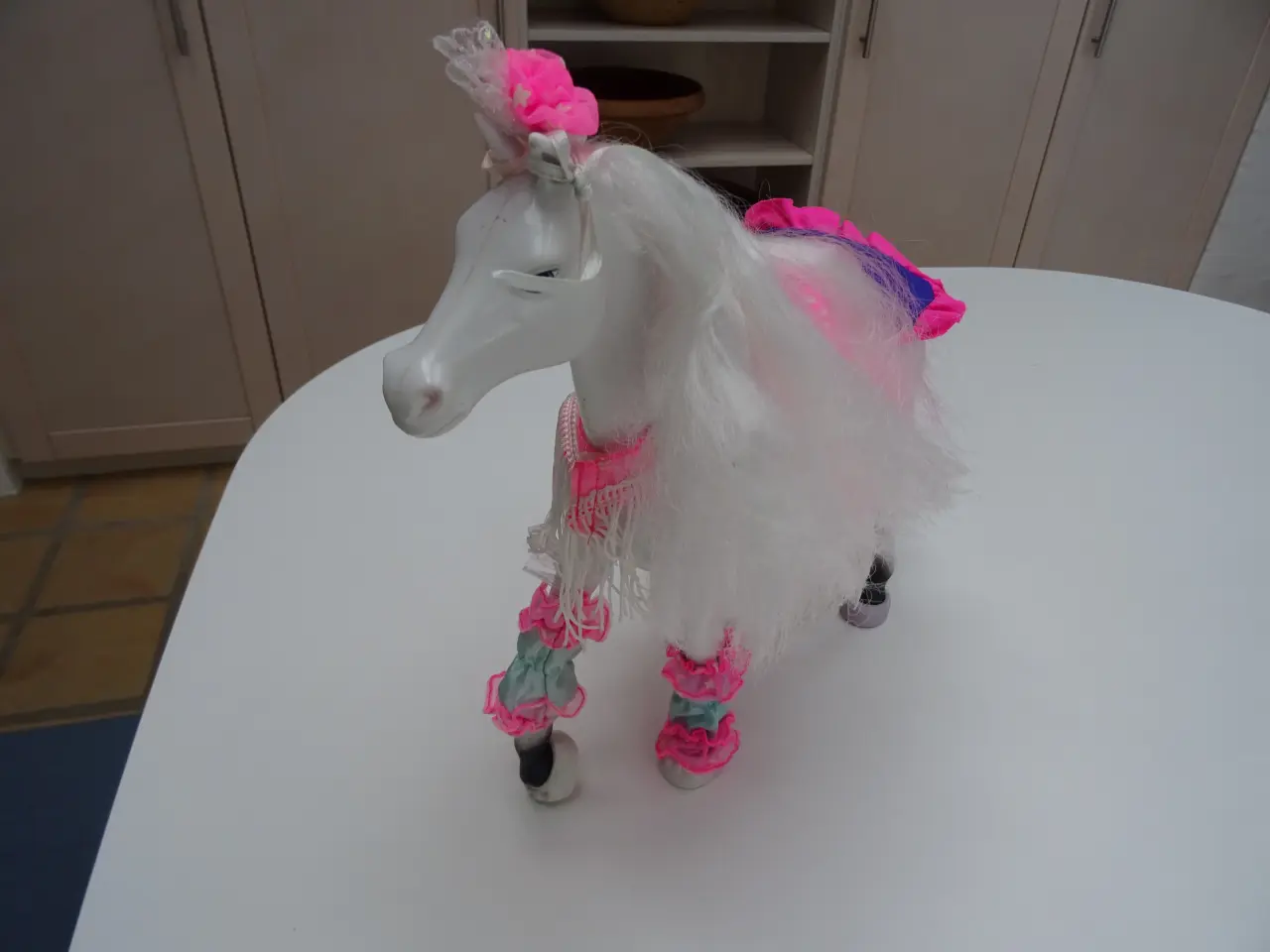 Billede 3 - Barbie hest med dragt og udstyr