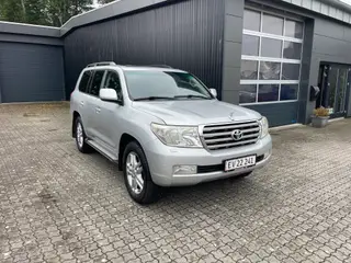 Toyota Landcruiser 200