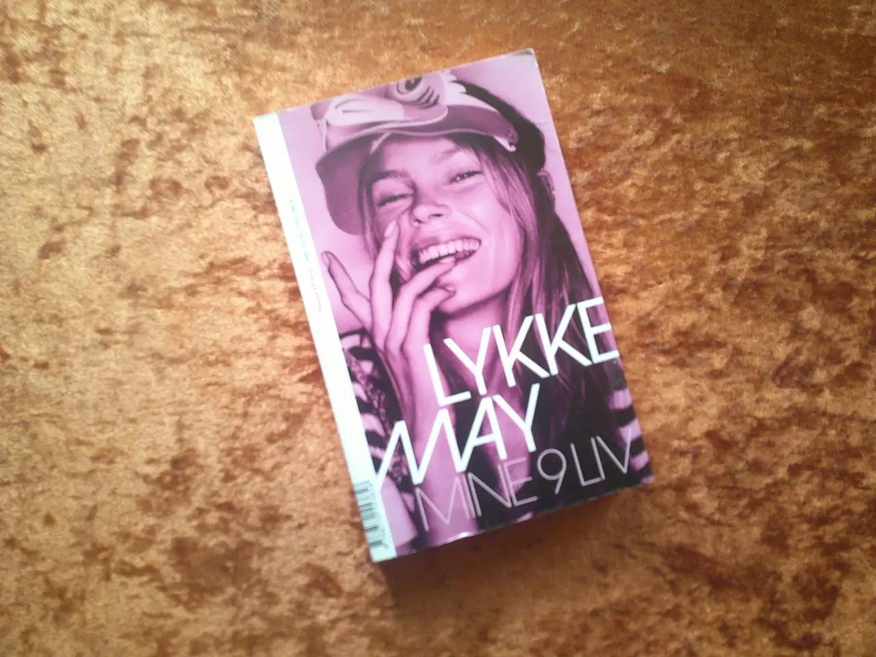 Billede 1 - Mine 9 liv, Lykke May, 