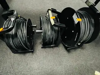 3 stk. kabeltromler med netværks og videokabel