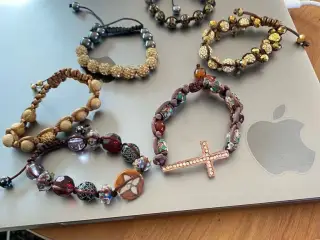 Nye knyttede armbånd