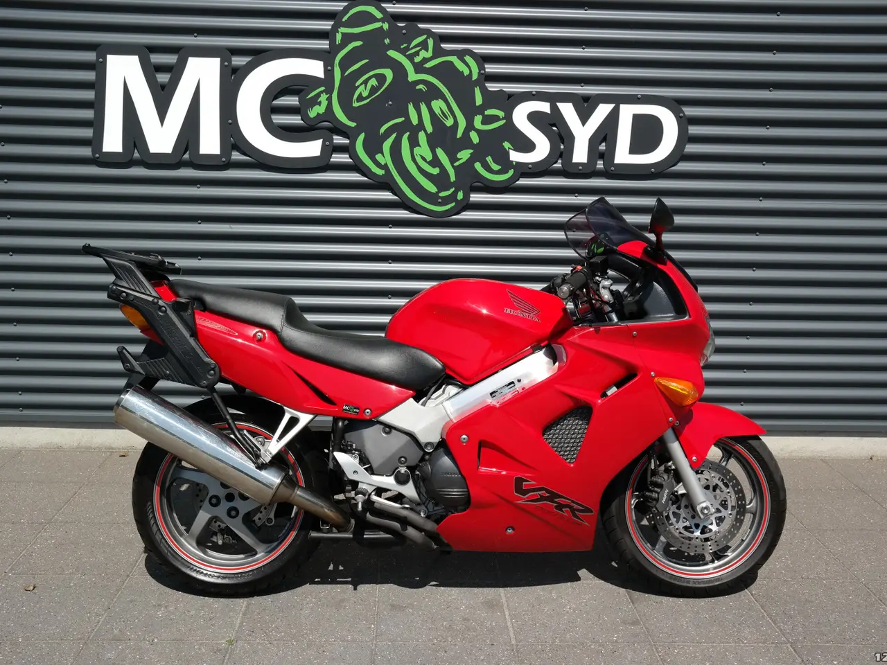 Billede 1 - Honda VFR 800 F MC-SYD BYTTER GERNE