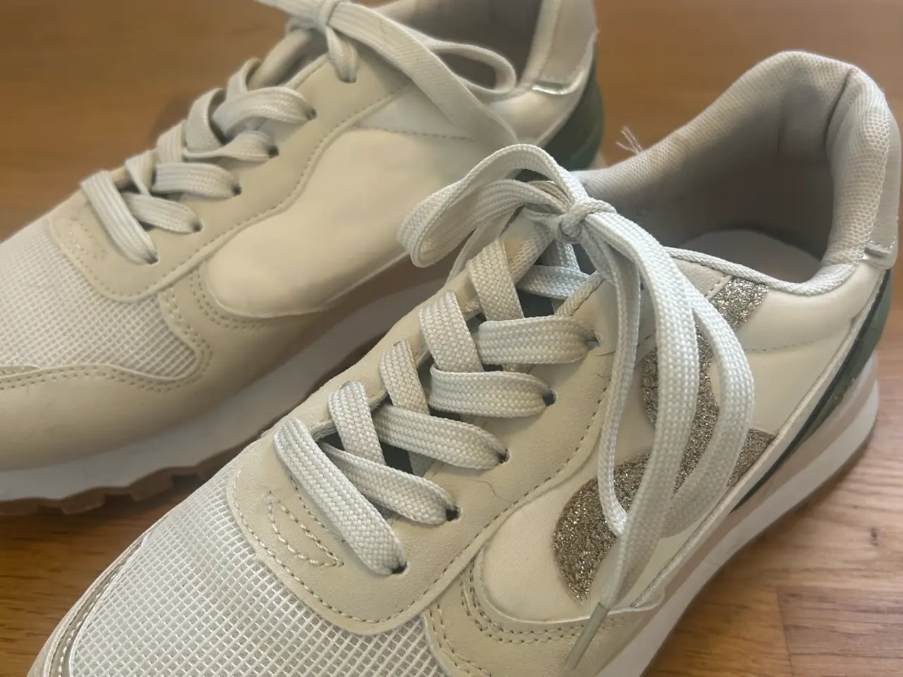 Billede 1 - Sneakers størrelse 39