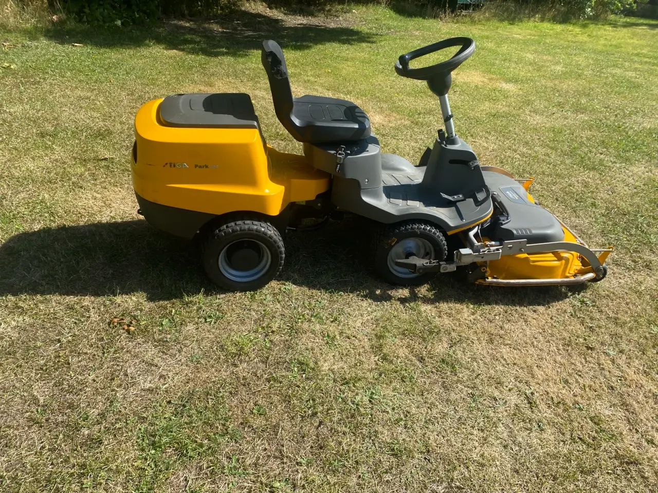 Billede 1 - Stiga Park 220 hst - 95cm havetraktor