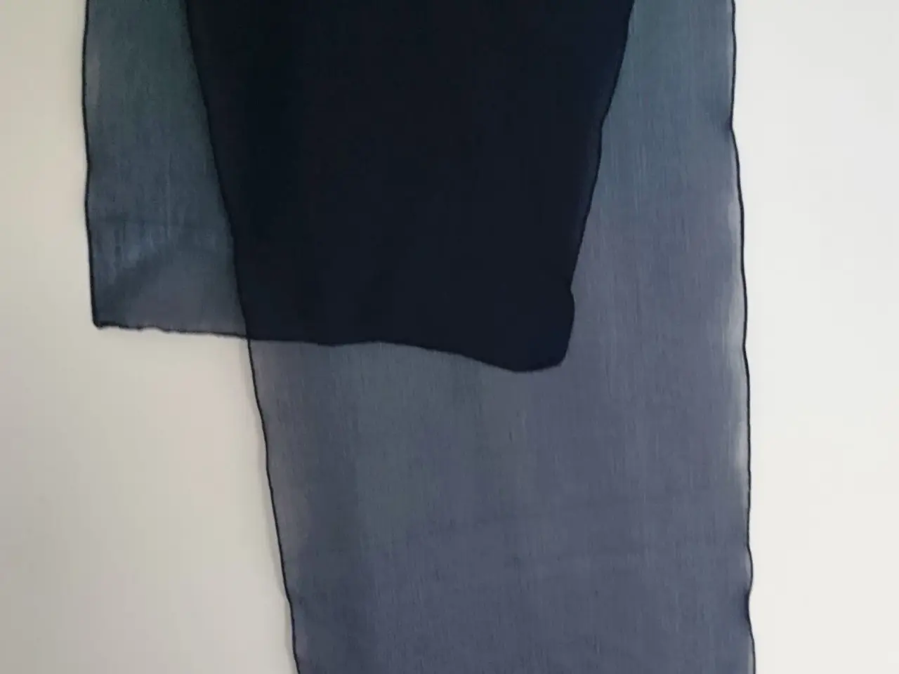 Billede 1 - Tørklæde, mørkeblåt 29 x 137 cm.