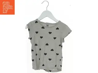 T-shirt med hjerteprint fra H&M (str. 110)