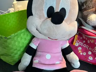 Sød Minnie Mouse bamse ca. 45 cm