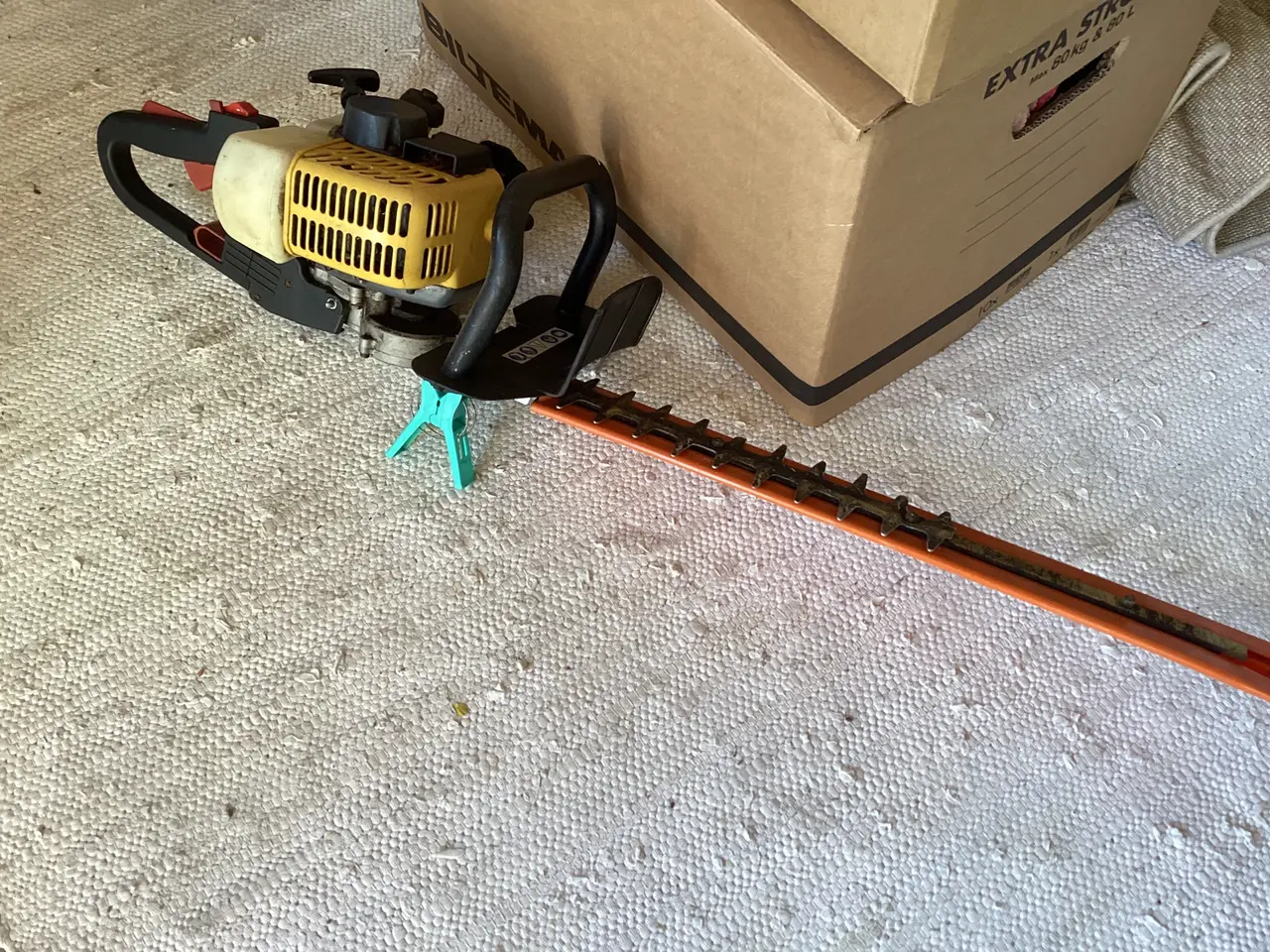 Billede 1 - Stihl HS 45 bensin hækkeklipper, 250kr.