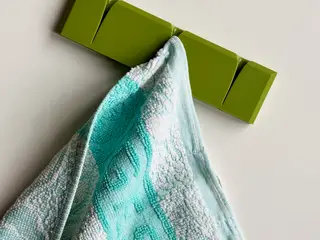 Knagerække, grøn plast