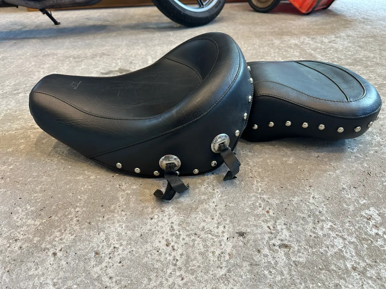 Billede 2 - Mustang sæde til Harley Davidson