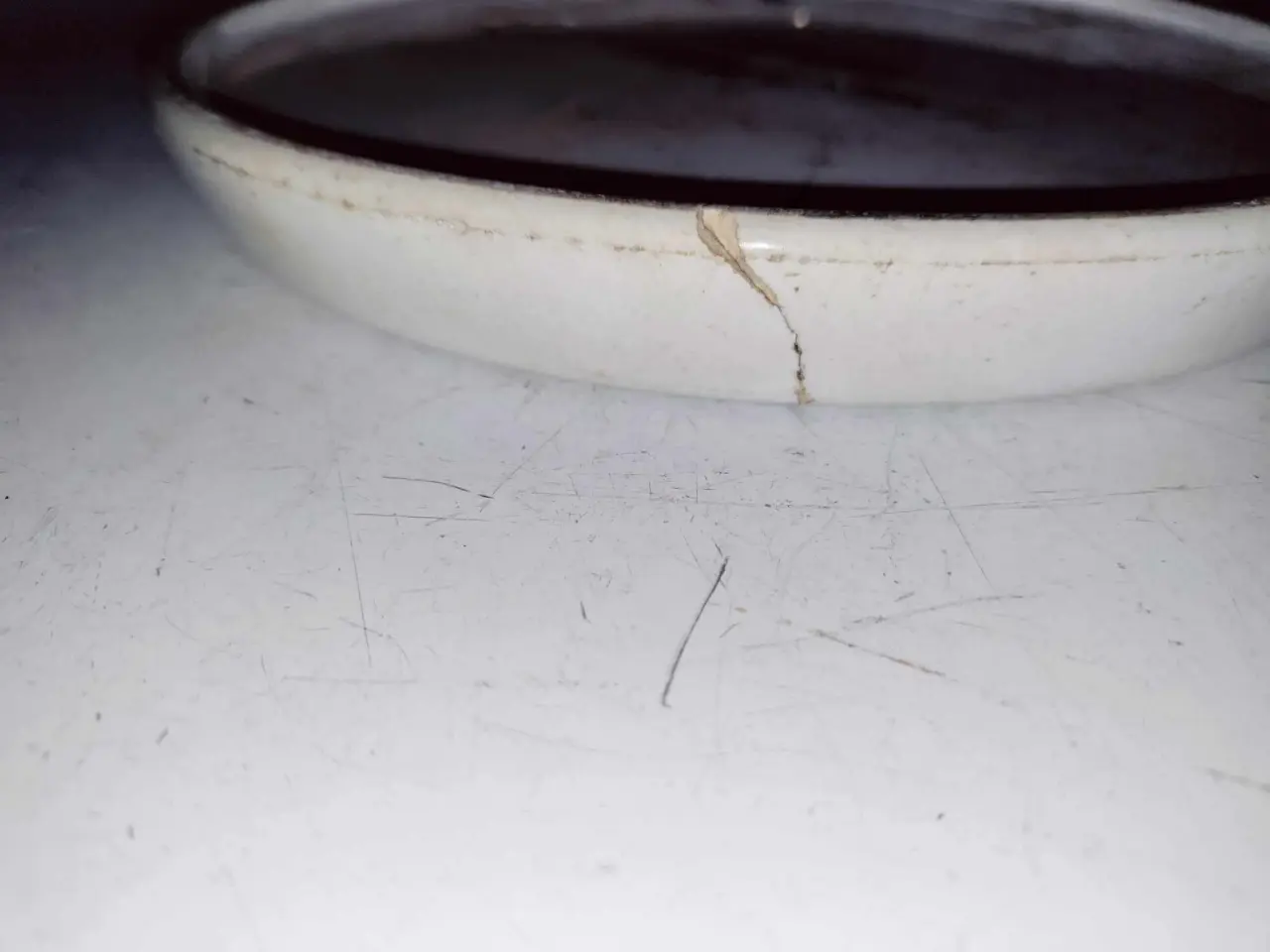 Billede 3 - fin gamle mønt bakke fra oma har en revne