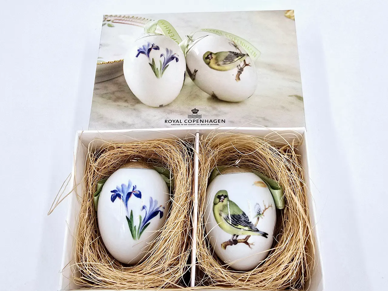 Billede 1 - Royal Copenhagen Påskeæg Iris / Grønirisk 2010. Sortering 1