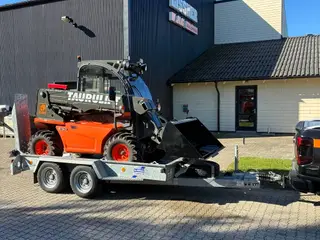 Ausa T 144 H ( kan fragtes på maskintrailer )