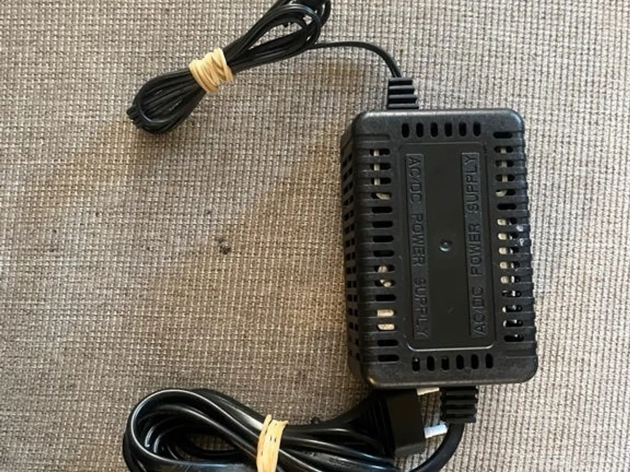 Billede 1 - Oplader AC/DC 12V 4A 5,4mm (GM04DV)