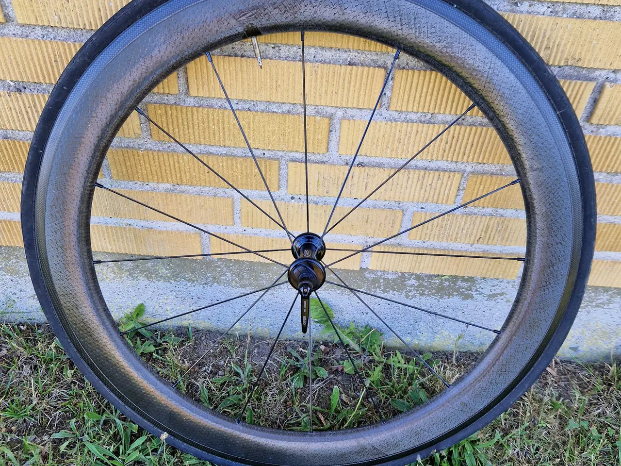 Billede 2 - 28" Carbon forhjul 