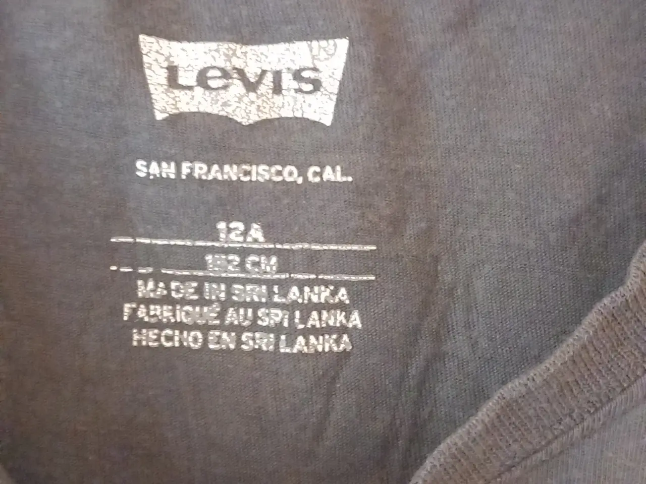 Billede 3 - Levi's tshirt str 152