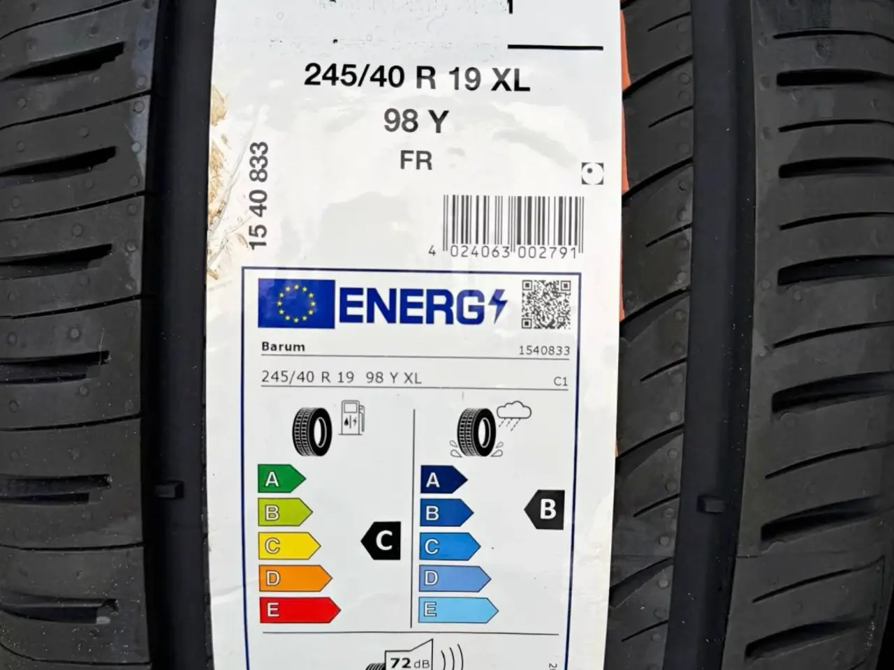 Billede 1 - 245/40 R19 Sommerdæk Barum