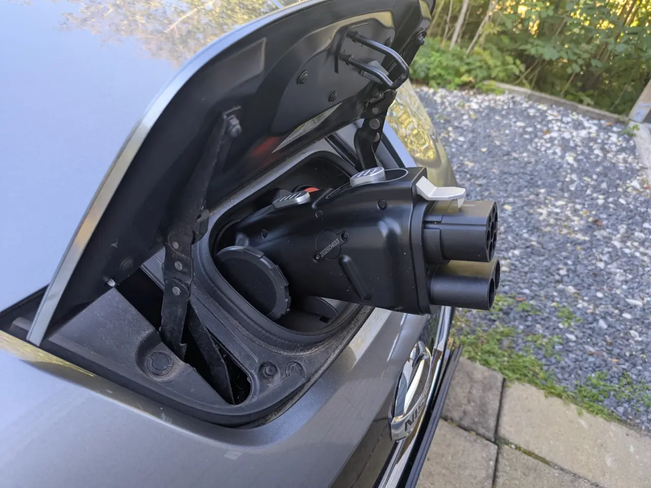 Billede 4 - Fin leaf med adapter, så kan lades alle steder.