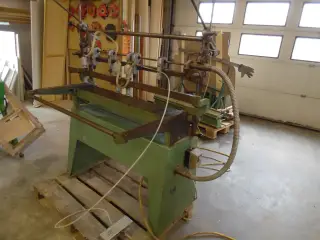 Dyvlbordmaskine