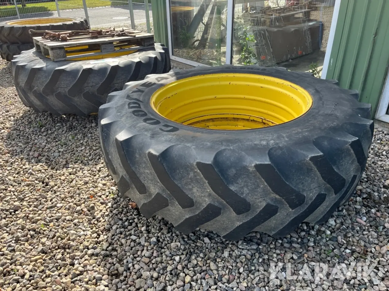 Billede 1 - Dæk Goodyear Super traction 2 styk